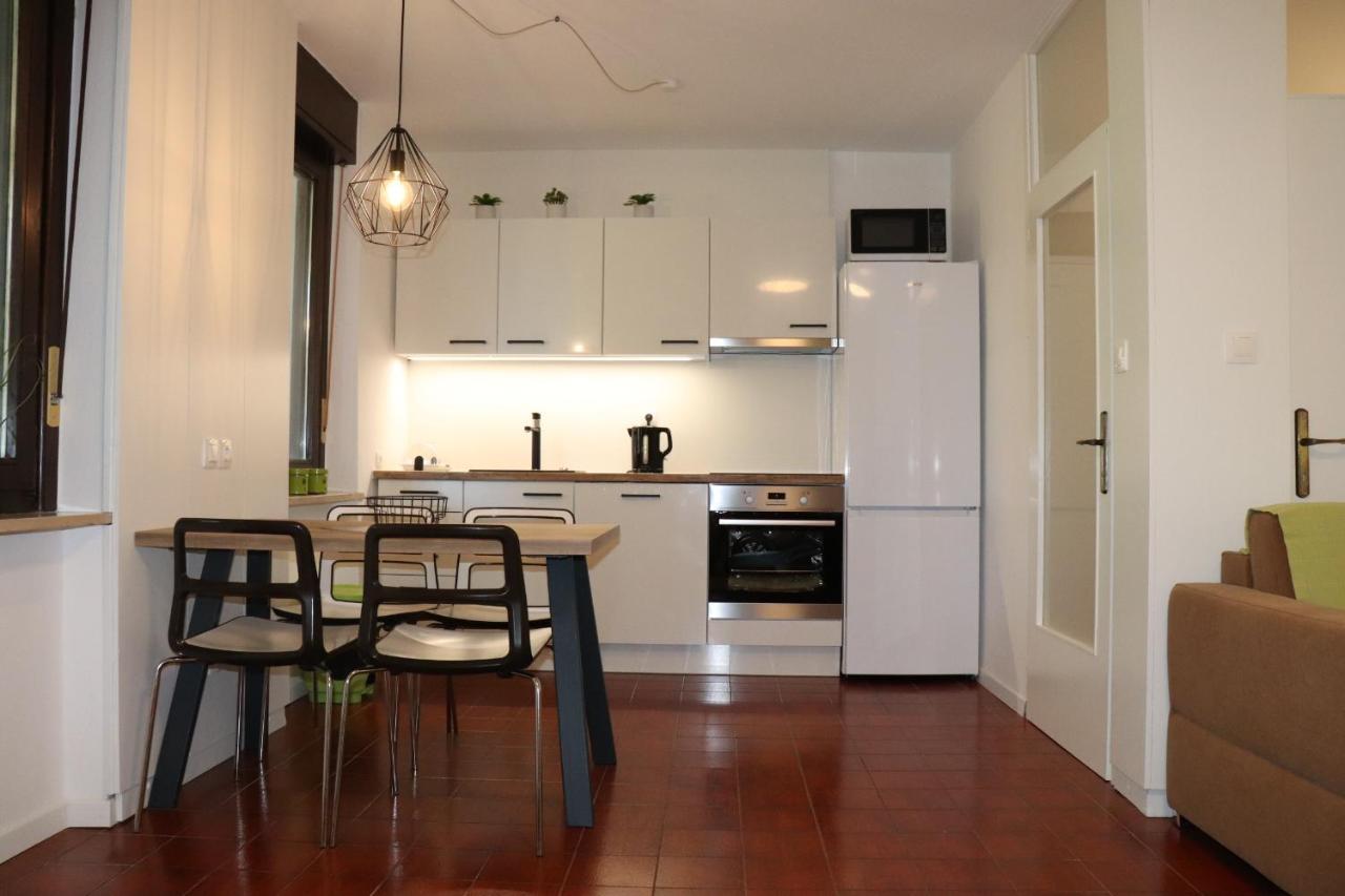 Apartments Zvezdica*** With Garden Zambratija  Ngoại thất bức ảnh