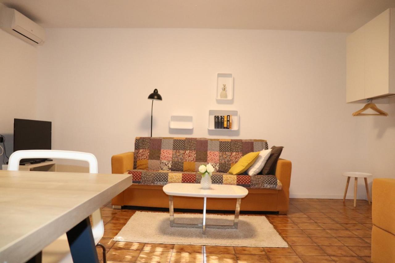 Apartments Zvezdica*** With Garden Zambratija  Ngoại thất bức ảnh